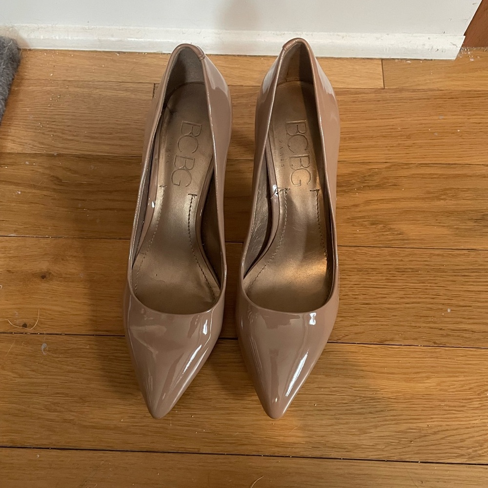 BCBG Women's Nude Heels